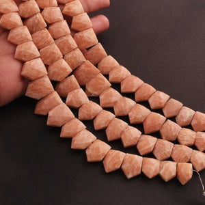 1  Strand Peach Moonstone Faceted Briolettes  -Pentagon Shape  Briolettes  10mmx8mm-21mmx14mm , 10 Inches BR03675