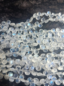 1 Strand White Rainbow Moonstone  Faceted  Briolettes - Moonstone  Heart Smooth Beads 6mmx7mm-10 Inches BR1302